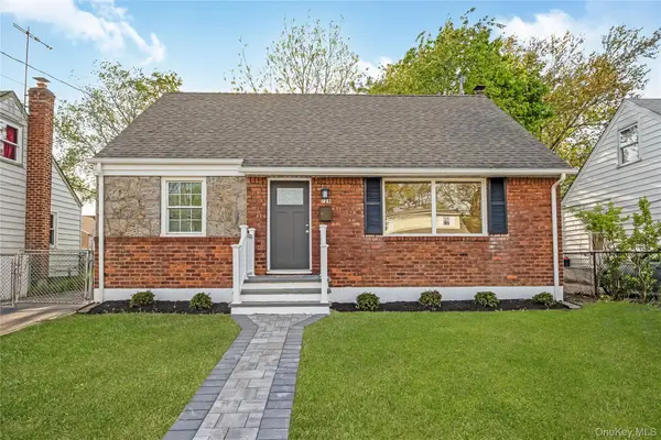 728 Martin Drive, Uniondale, NY 11553