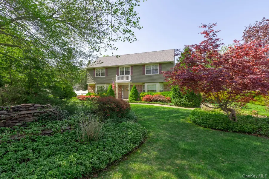 7 Lake Lane, Lake Grove, NY 11755 - #2
