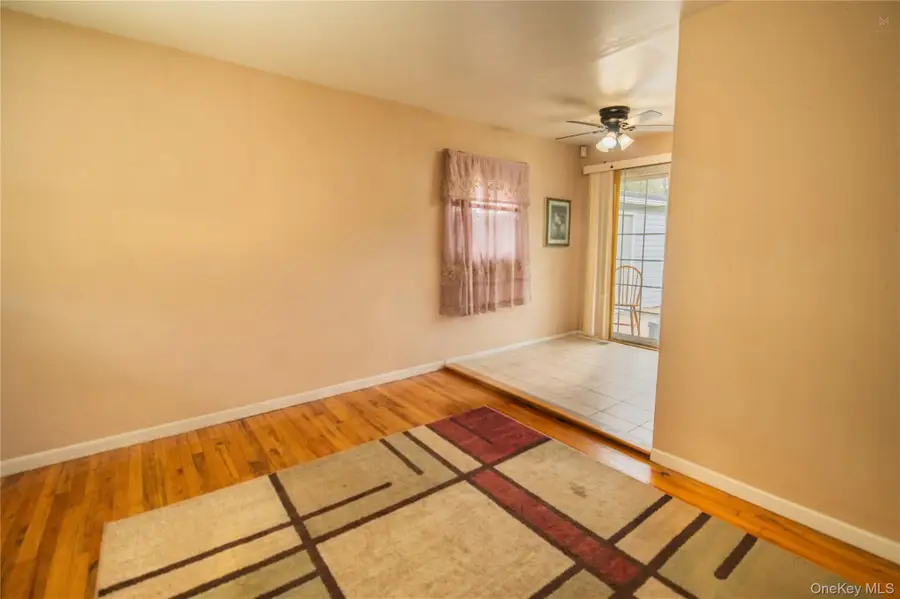 1084 Joselson Avenue, Bay Shore, NY 11706 - #3