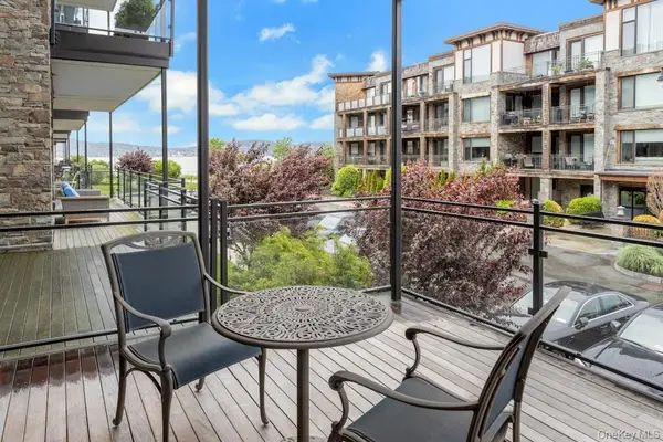 18 Rivers Edge Drive #211, Tarrytown, NY 10591