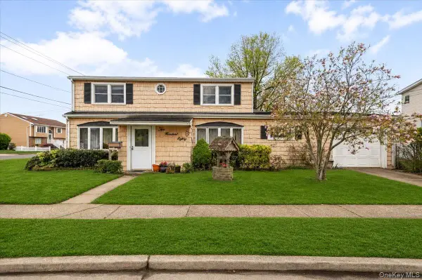 280 Division Avenue, Massapequa, NY 11758