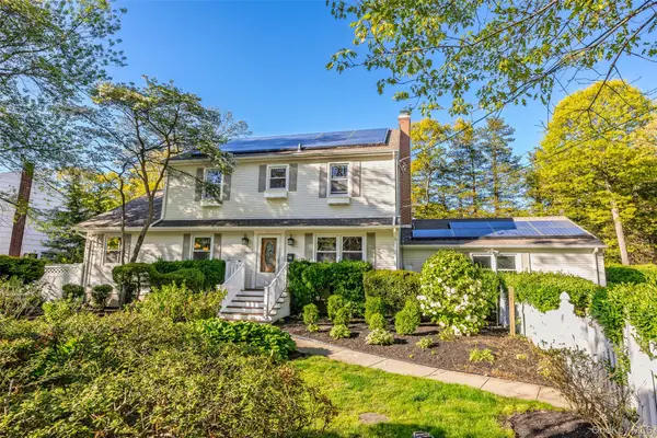 15 Oxbow Road, Patchogue, NY 11772