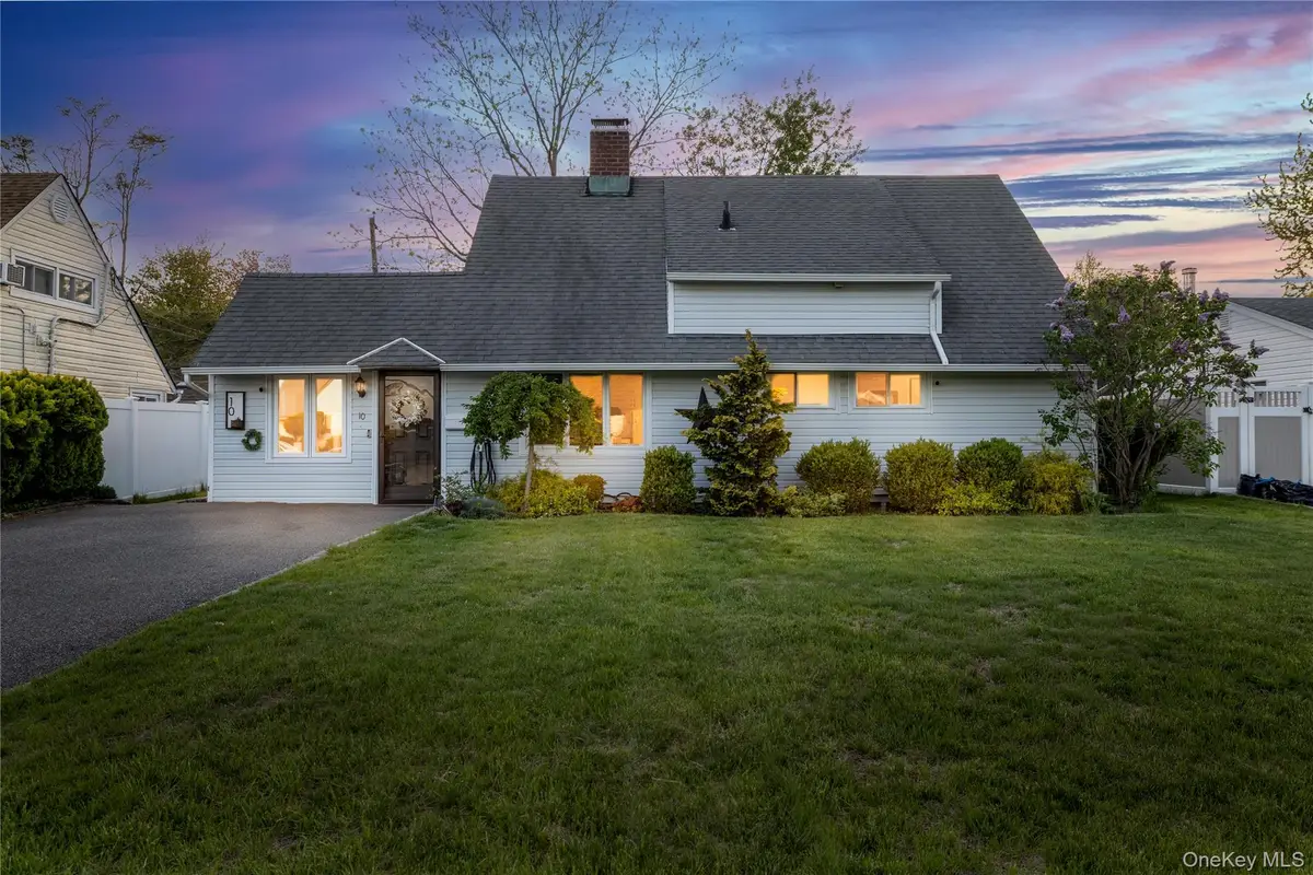 10 Rural Lane, Levittown, NY 11756 - #1