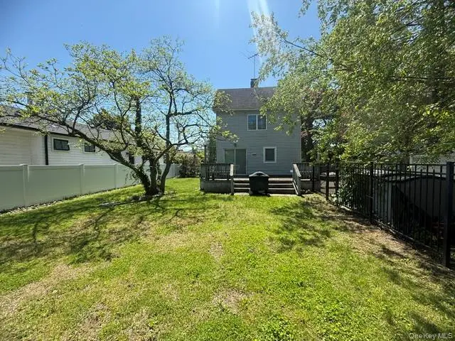 105 Bayview Avenue, Manhasset, NY 11030 - #3
