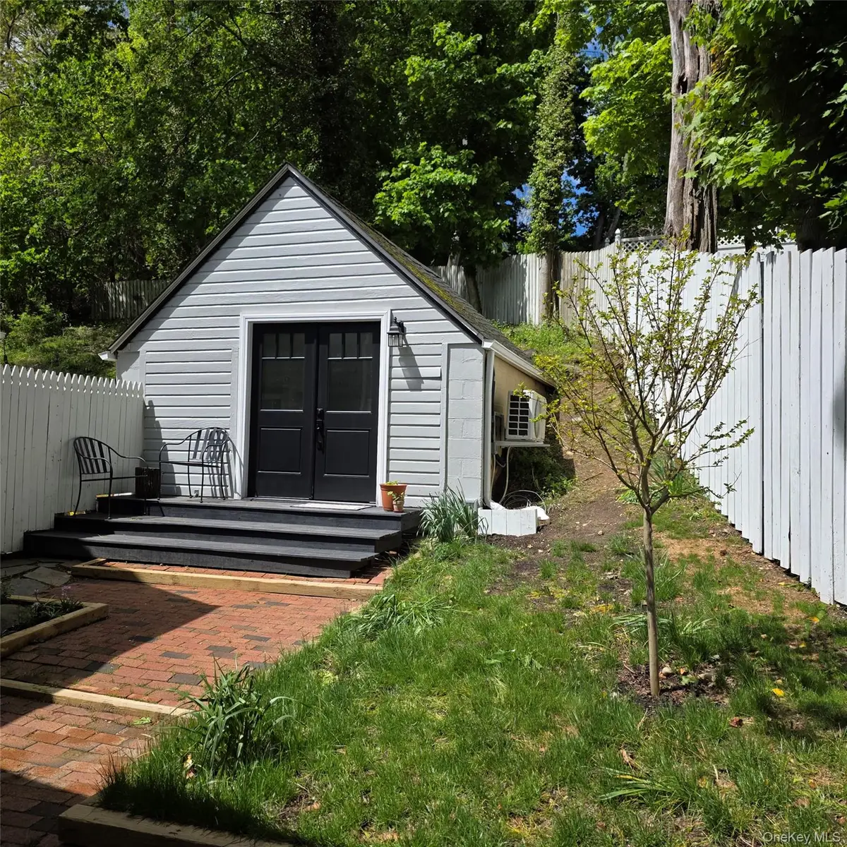 38 Gnarled Hollow Road, East Setauket, NY 11733 - #1