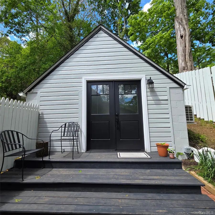 38 Gnarled Hollow Road, East Setauket, NY 11733 - #2