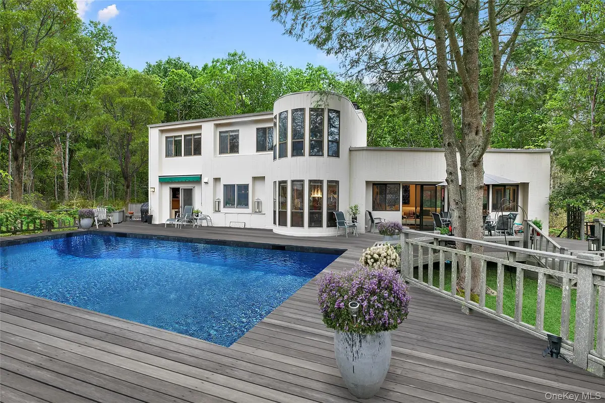 6 Wagon Lane, East Hampton, NY 11937 - #1