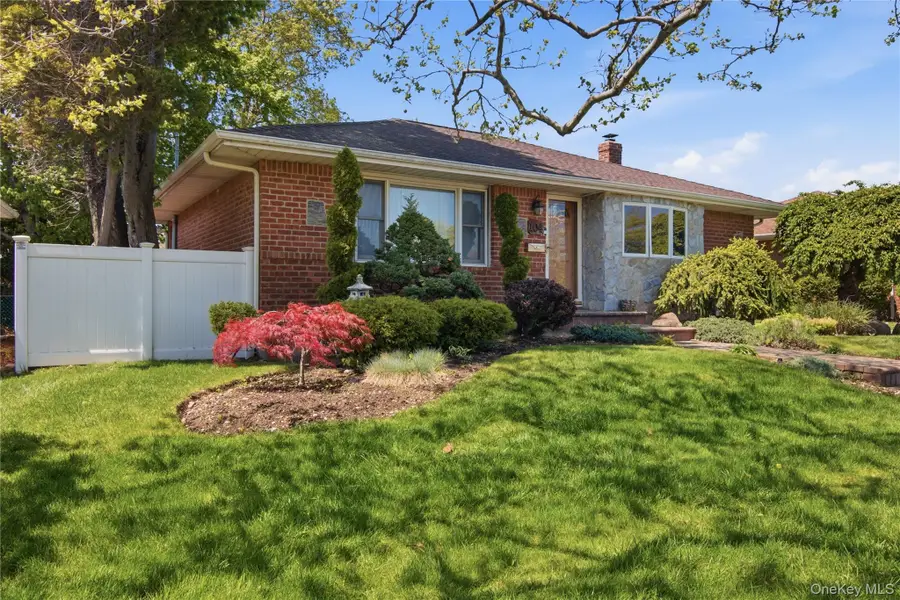 104 Emerson Avenue, Levittown, NY 11756 - #3