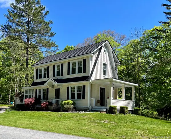 145 Drake Road, Pleasant Valley, NY 12569