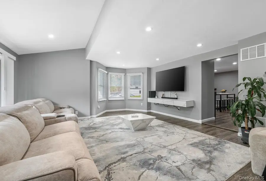 466 Long Island Avenue, Medford, NY 11763 - #2