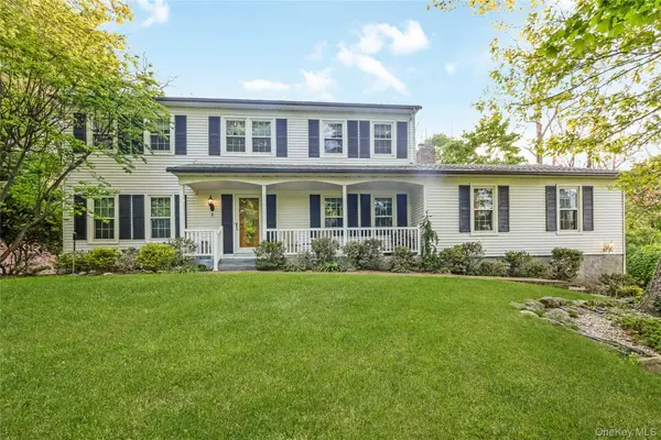 6 Green Knoll Court, Northport, NY 11768
