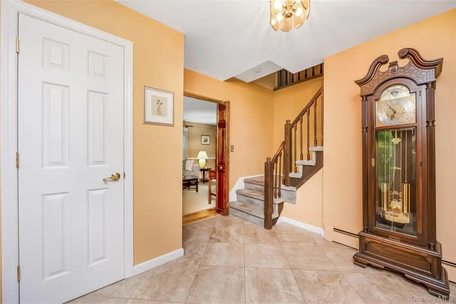 6 Green Knoll Court, Northport, NY 11768 - #3