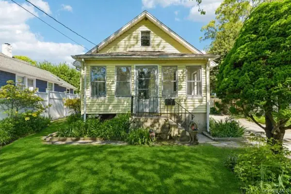 135 Winding Street, Huntington Station, NY 11746