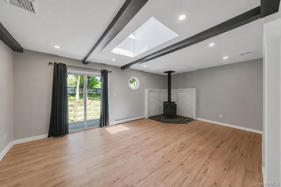 5 Oakwood Avenue, Coram, NY 11776 - #2