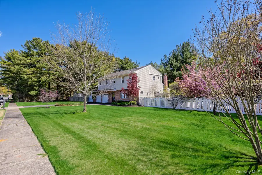 140 Tremper Street, Holbrook, NY 11741 - #3