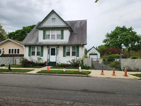 34 Oakland Street, Hempstead, NY 11550