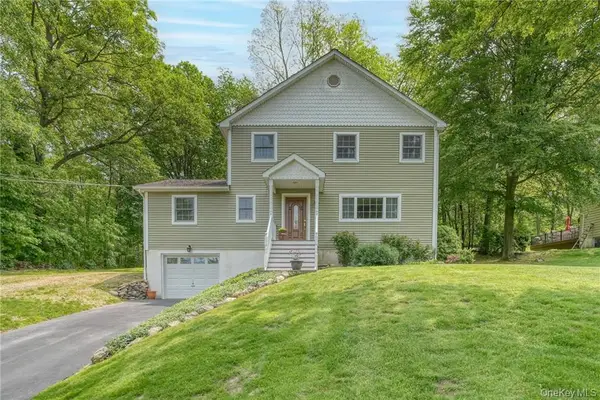 8 Roberts Drive, Monroe, NY 10950
