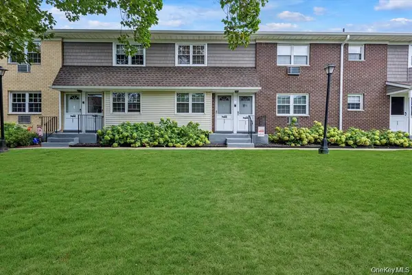 5205 Wilshire Lane #5205, Oakdale, NY 11769