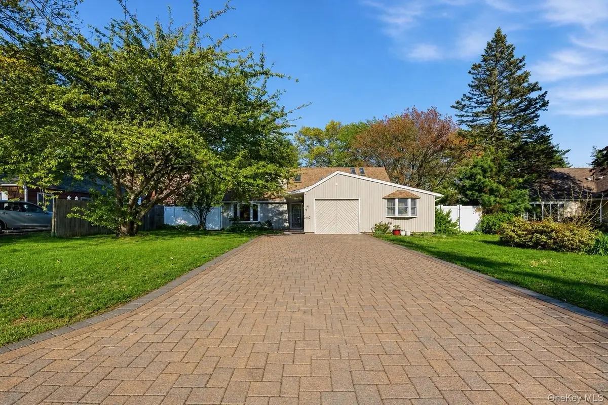 201 Serpentine Lane, Islandia, NY 11749 - #1