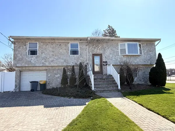 1004 N Broadway, Massapequa, NY 11758