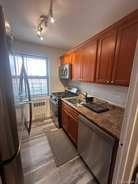 2 Fisher Drive #203, Mount Vernon, NY 10552