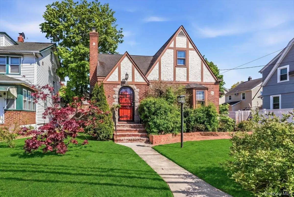 33 Emerson Place, Valley Stream, NY 11580 - #1