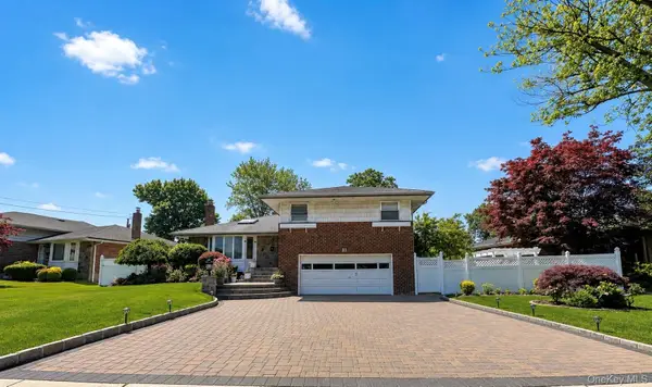 3 Carolyn Court, Syosset, NY 11791