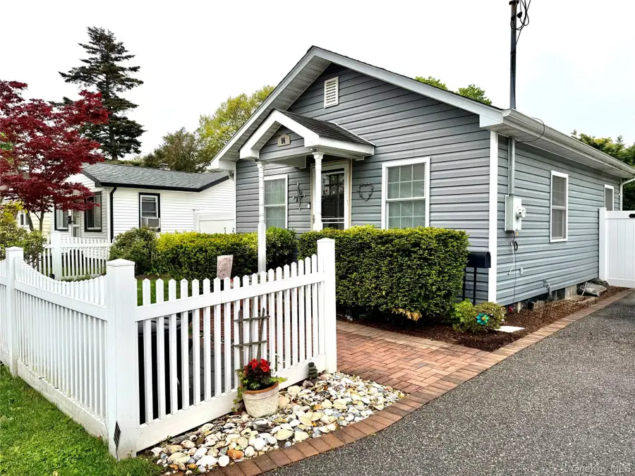 96 Pleasure Avenue, Ronkonkoma, NY 11779 - #2