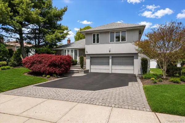24 Mesa Road, Syosset, NY 11791