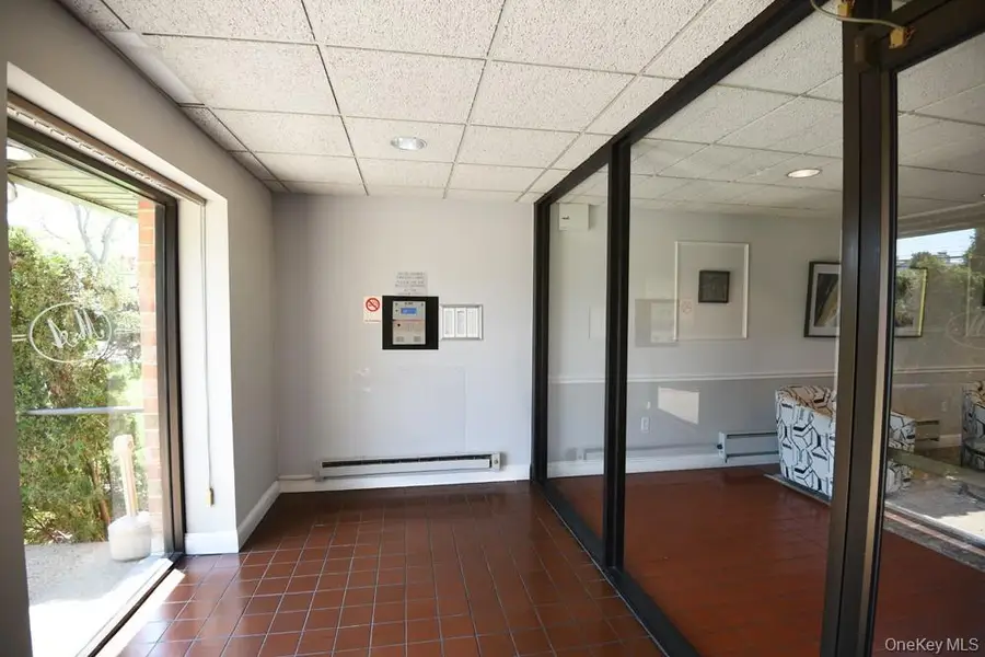 175 Maple Avenue #4I, Westbury, NY 11590 - #3