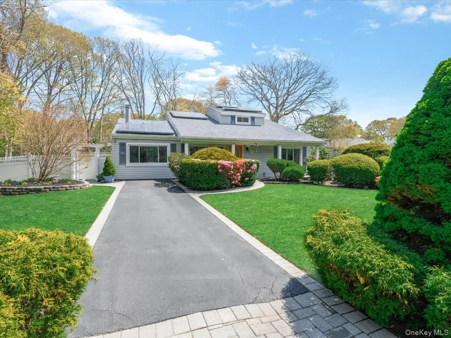 21 Halston Lane, Coram, NY 11727 - #2