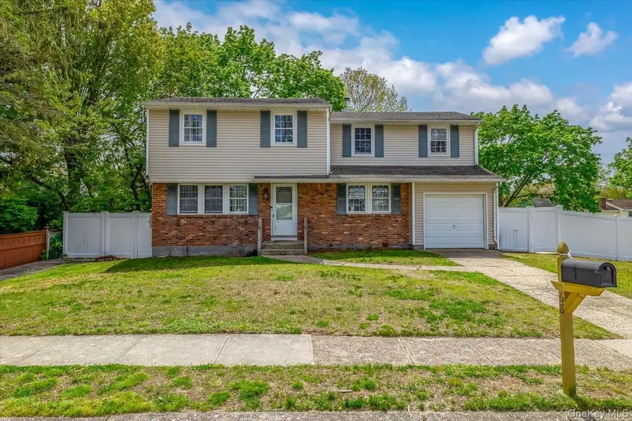 68 Janet Street, Port Jefferson Station, NY 11776 - #3