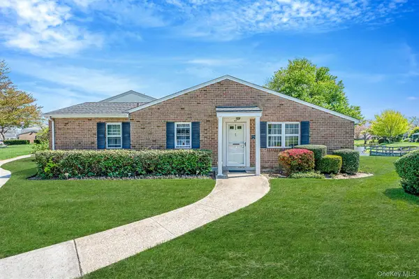 47 Harbor N, Amityville, NY 11701