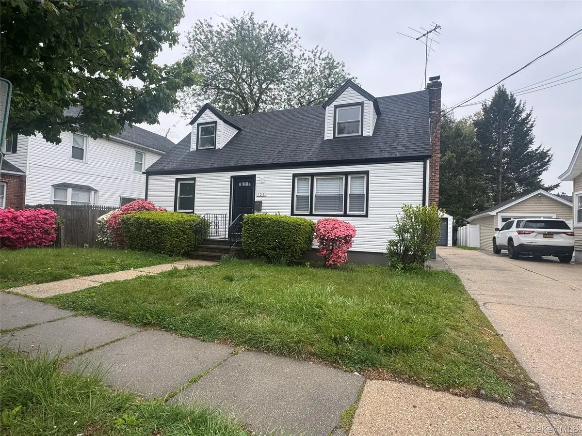 121 Sheridan Avenue, Williston Park, NY 11596 - #1