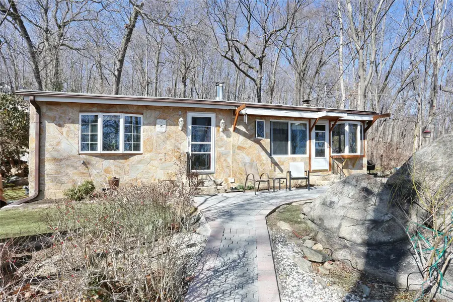 31 Hemlock Hill Lane, Montebello, NY 10901 - #2