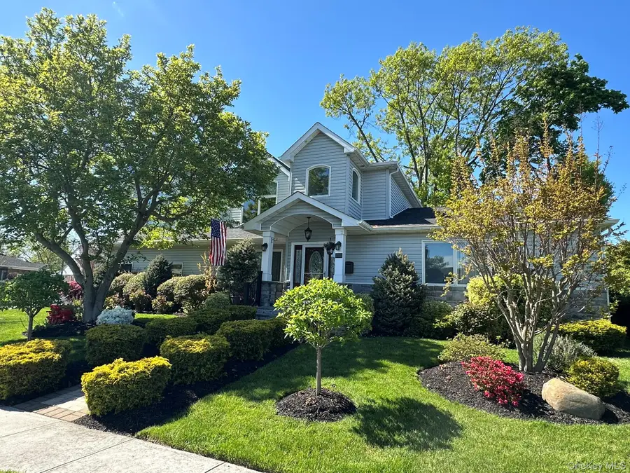 752 Kensington Court, Westbury, NY 11590 - #2