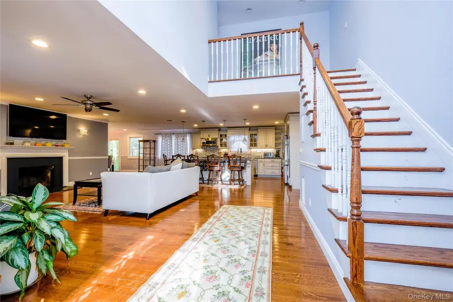 752 Kensington Court, Westbury, NY 11590 - #3