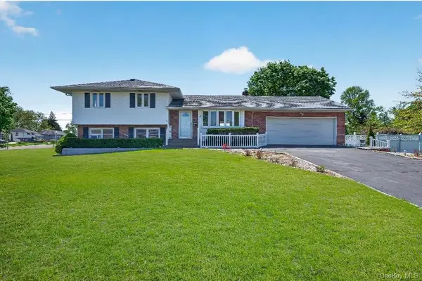8 Whitebirch Lane, Commack, NY 11725
