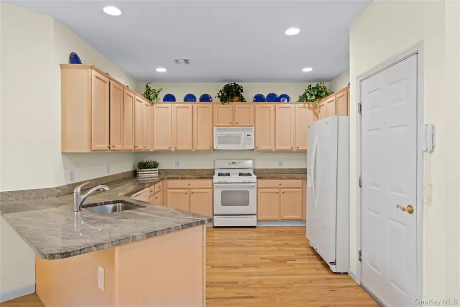 100 Cove Lane #100, East Setauket, NY 11733 - #3