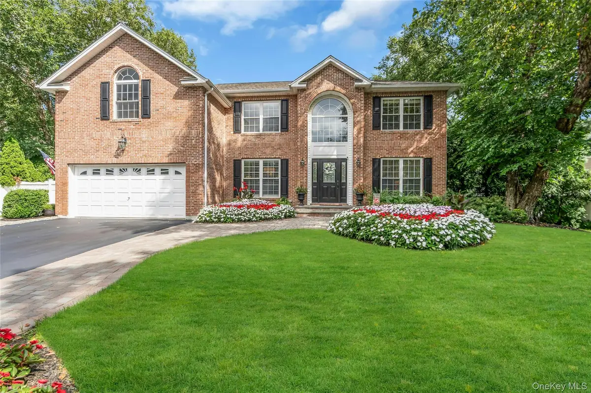 6 Magnolia Lane, Smithtown, NY 11787 - #1