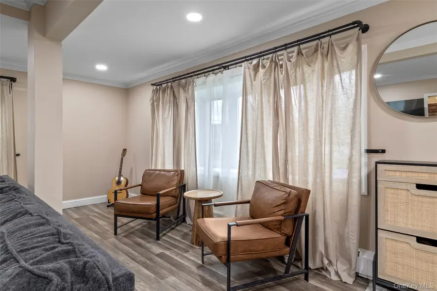 364 S Broadway, Lindenhurst, NY 11757 - #3