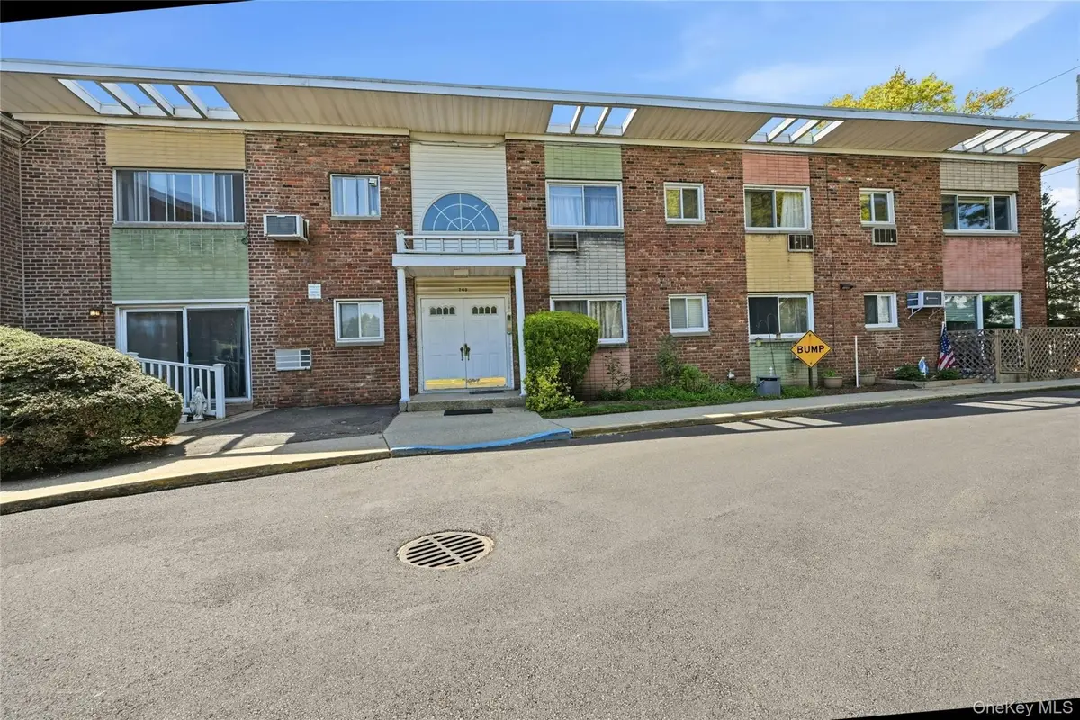 263 N Newbridge Road #1C, Levittown, NY 11756 - #1