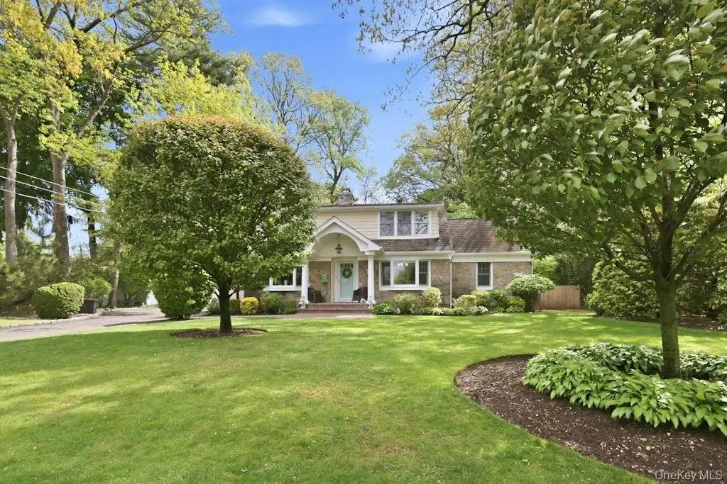 12 Woodland Avenue, Syosset, NY 11791 - #1