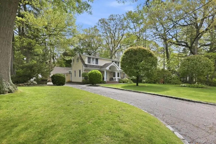 12 Woodland Avenue, Syosset, NY 11791 - #2