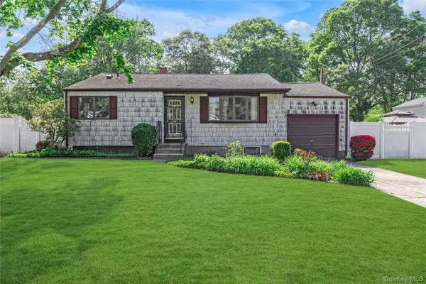 472 Bohemia Parkway, Sayville, NY 11782