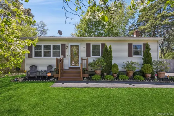 126 New Jersey Avenue, Bellport, NY 11713