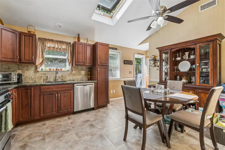 126 New Jersey Avenue, Bellport, NY 11713 - #2