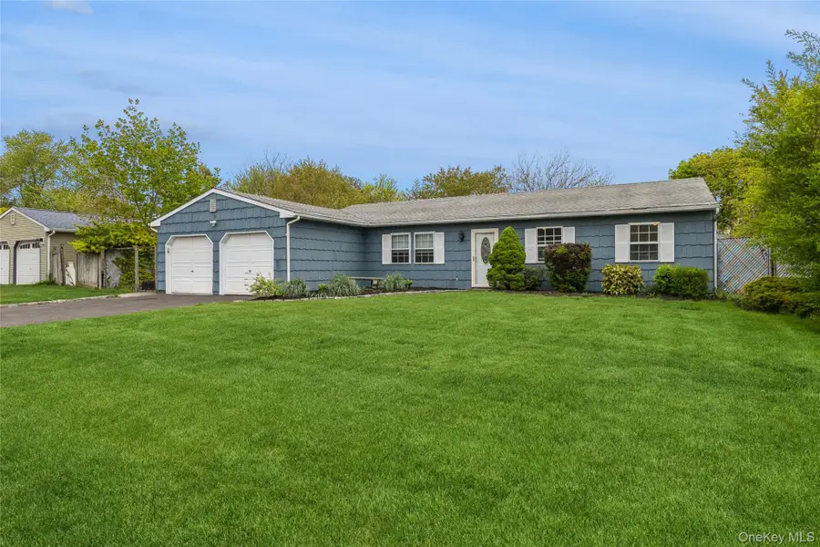 7 Austin Street, Bellport, NY 11713 - #2