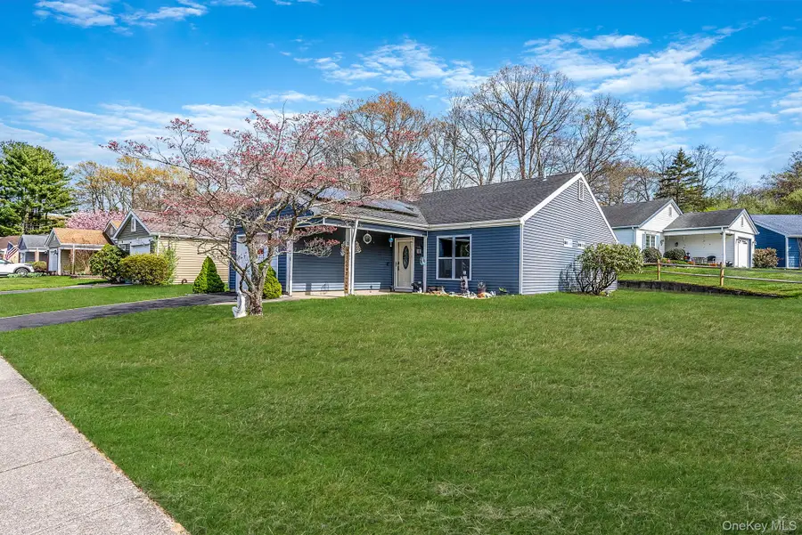 1 Avon Court, Ridge, NY 11961 - #2