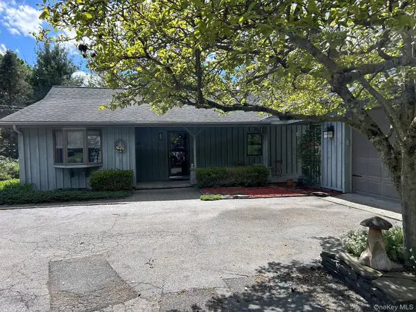 30 Daisy Lane, Poughkeepsie, NY 12603
